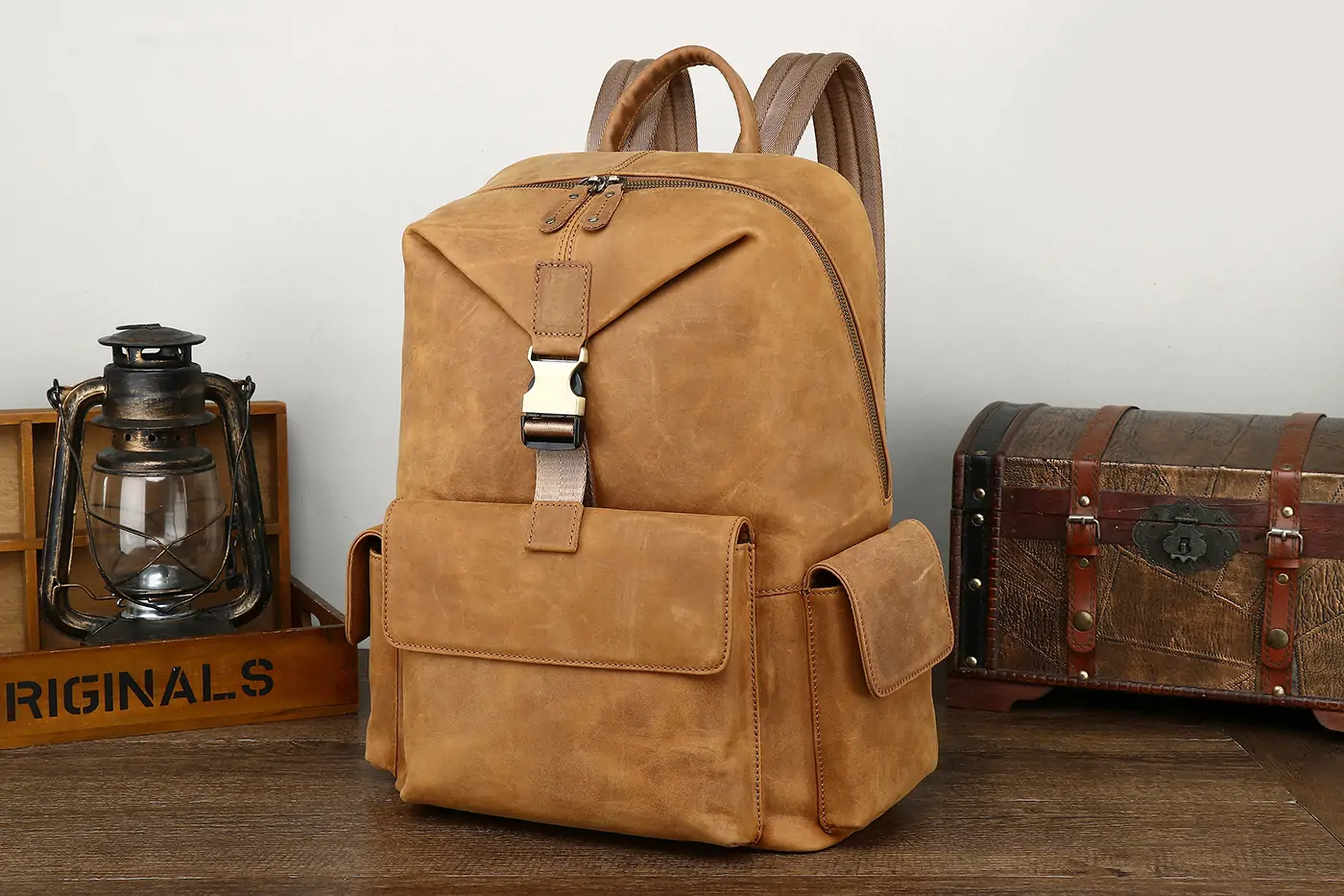 Indulge in luxury with our men\'s backpack G-78001